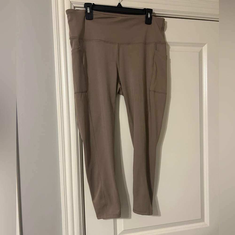 Daisy Fuentes Fit Leggings